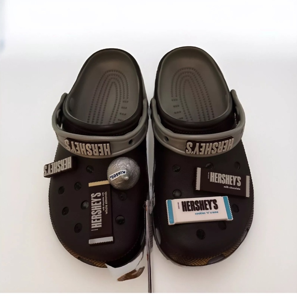 Crocs Hersheys Classic Clog Unisex Size 6 Mens 8 Womens Brown NWT